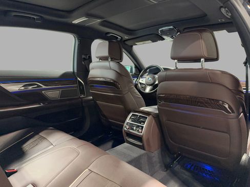 Used 2022 BMW 750i xDrive w/ M Sport Package image 26