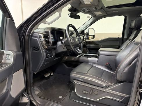 Used 2023 Ford F250 Lariat w/ Lariat Ultimate Package AWD/4WD image 11