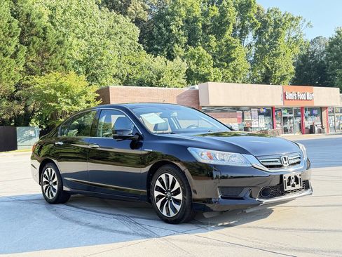 Used 2015 Honda Accord Touring image 3