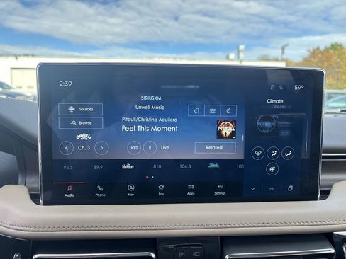 Certified 2022 Lincoln Nautilus Reserve w/ Luxury Package image 24