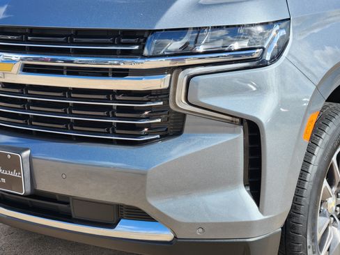 Used 2022 Chevrolet Tahoe LT w/ Luxury Package RWD image 10