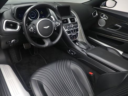 Used 2019 Aston Martin DB11 Volante image 20