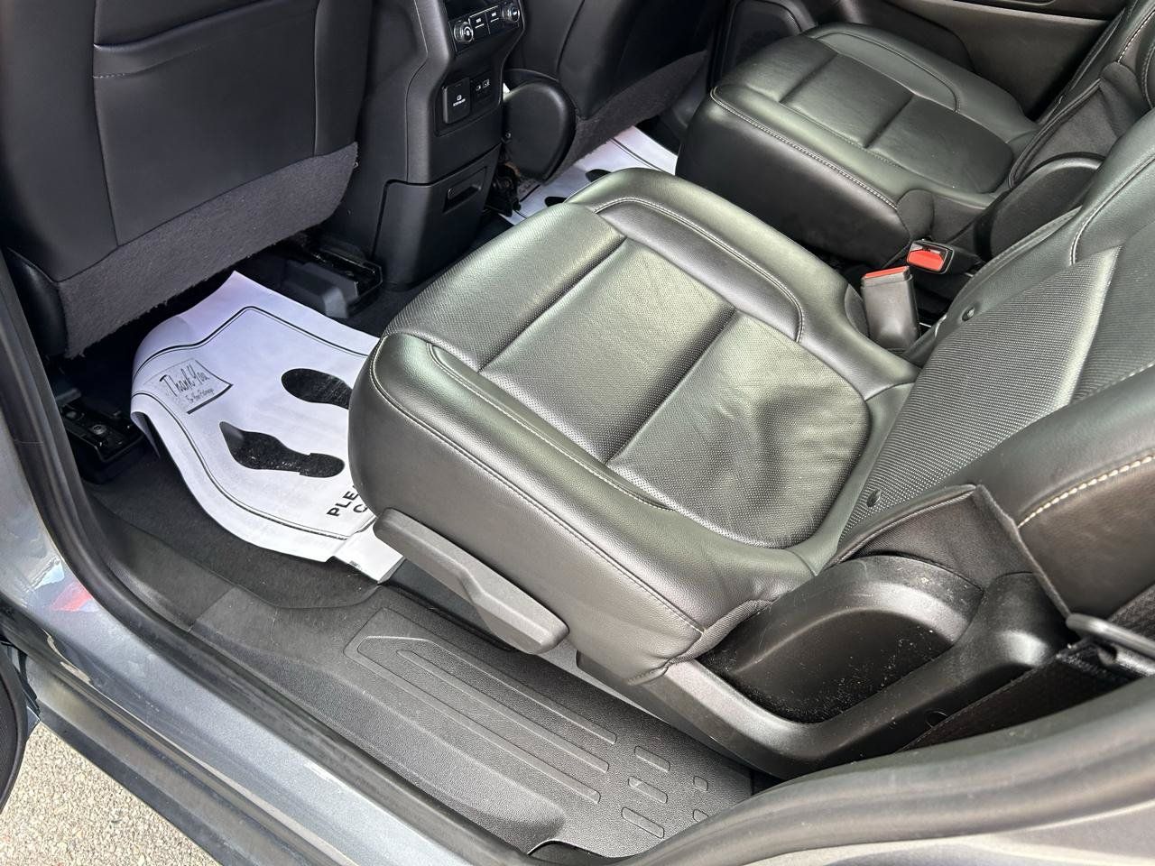 Used 2022 GMC Acadia SLT w/ LPO, Roadside Safety Package AWD/4WD image 9