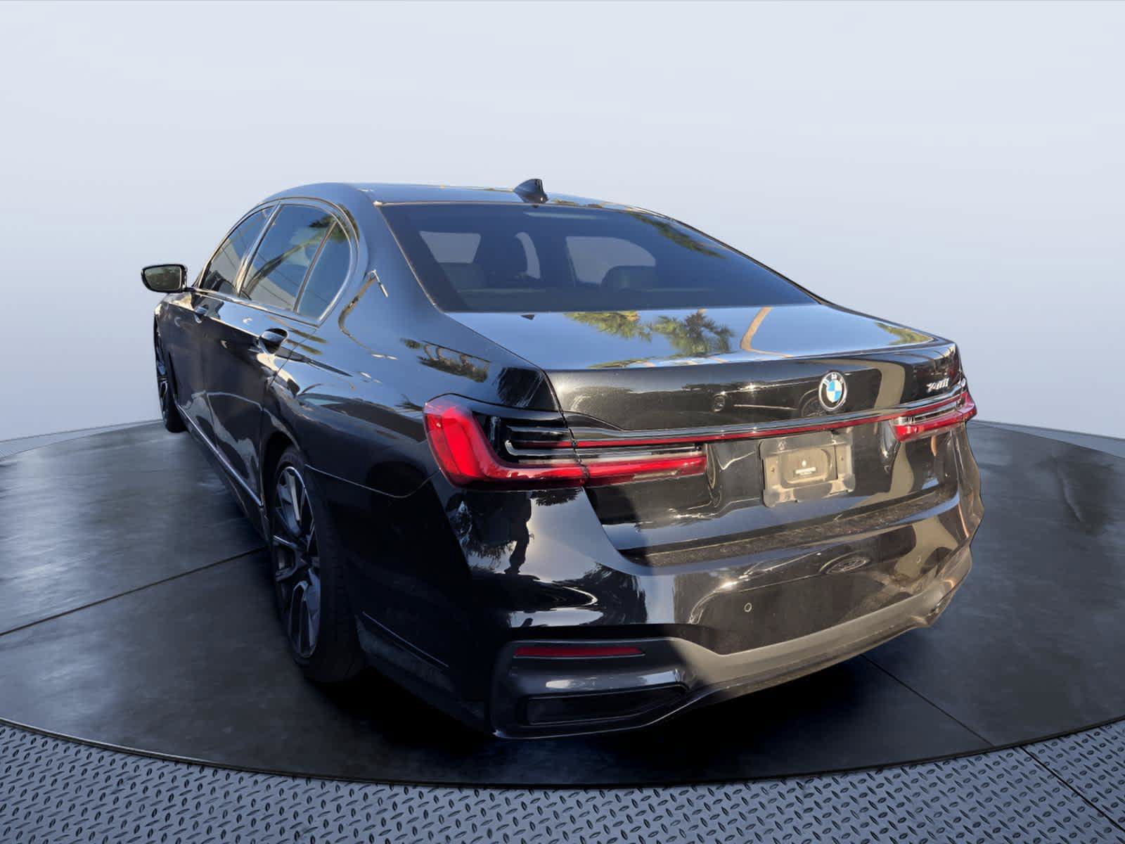 Used 2020 BMW 740i w/ M Sport Package RWD image 3