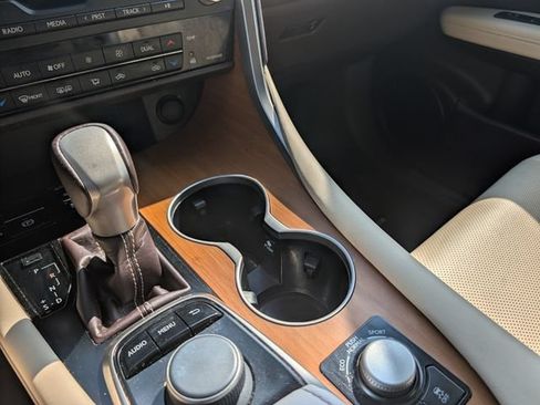 Used 2018 Lexus RX 350 FWD w/ Premium Package image 29