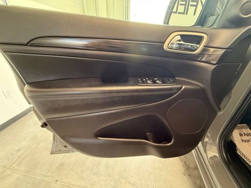 Used 2021 Jeep Grand Cherokee Laredo X AWD/4WD image 21