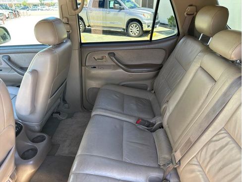 Used 2004 Toyota Sequoia SR5 RWD image 19