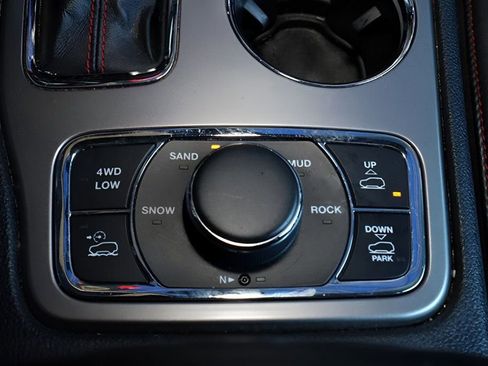 Used 2020 Jeep Grand Cherokee Trailhawk image 34