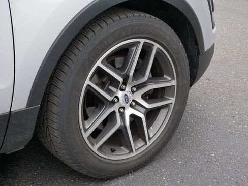 Used 2016 Ford Explorer Sport w/ Equipment Group 401A AWD/4WD image 12