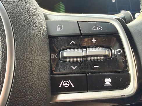 Used 2024 Kia Sorento S image 21