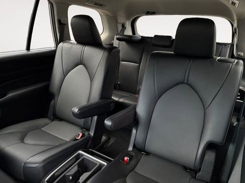 Used 2025 Toyota Grand Highlander XLE image 13