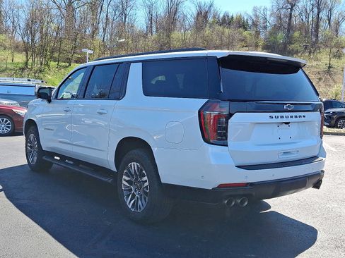 Used 2025 Chevrolet Suburban Z71 AWD/4WD image 4
