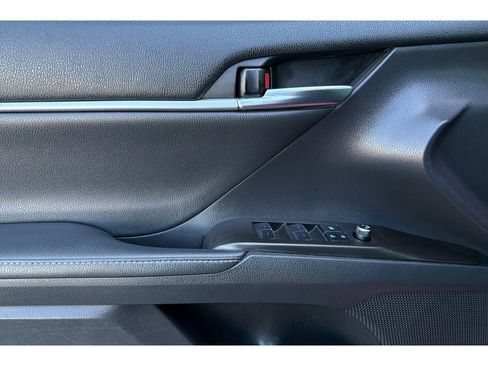 Used 2021 Toyota Camry XSE image 11