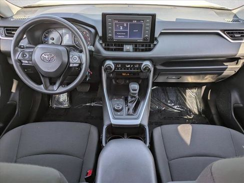 Used 2022 Toyota RAV4 LE AWD/4WD image 16