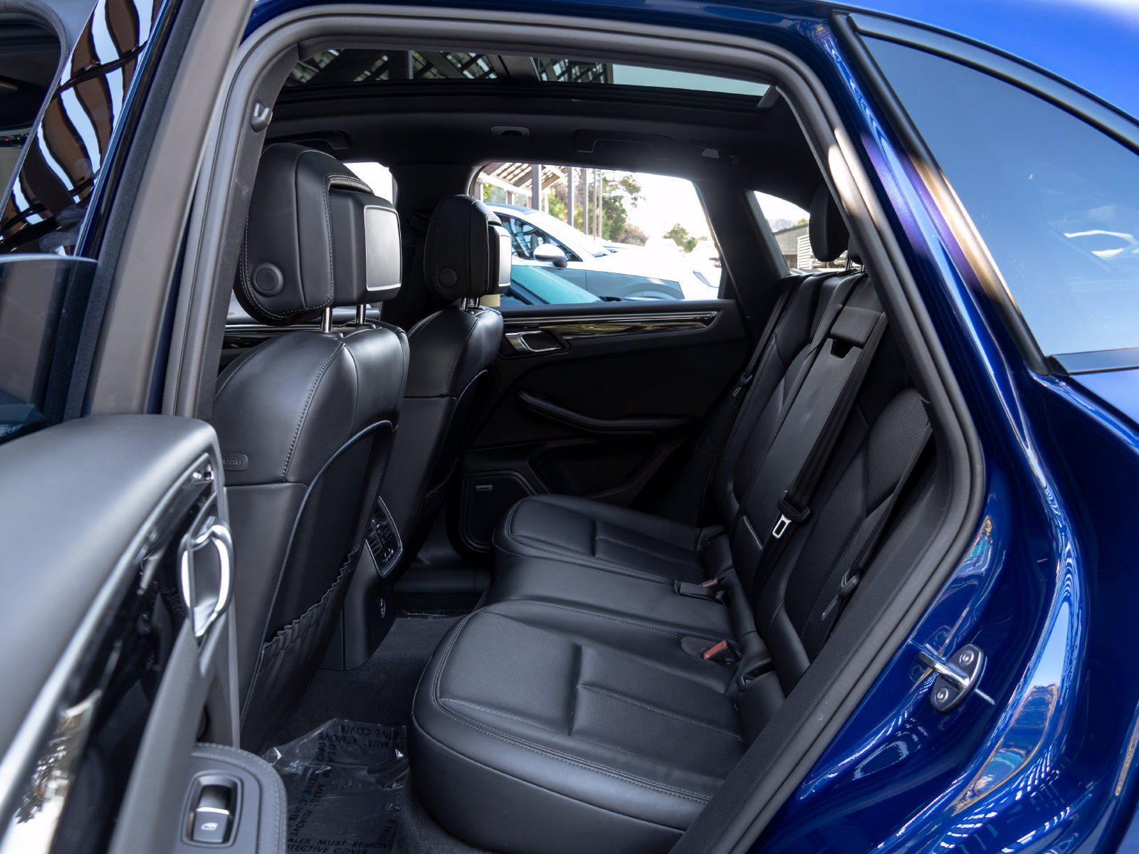 Certified 2026 Porsche Macan AWD/4WD image 45