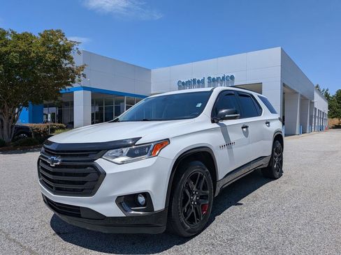 Used 2021 Chevrolet Traverse Premier w/ Redline Edition FWD image 4