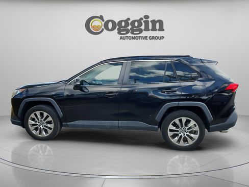 Used 2019 Toyota RAV4 XLE Premium image 2