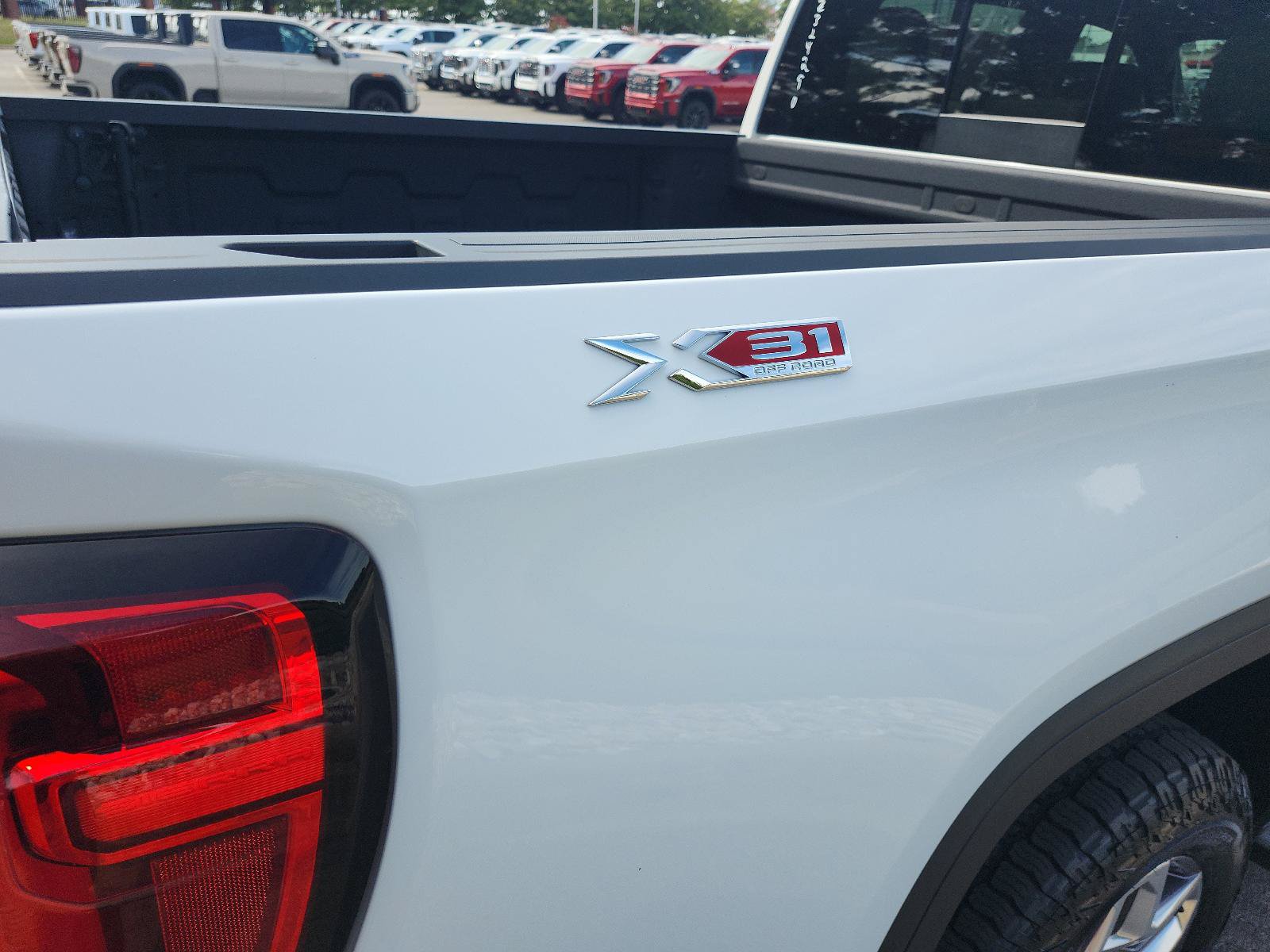 Certified 2024 GMC Sierra 1500 SLT w/ SLT Premium Plus Package AWD/4WD image 6