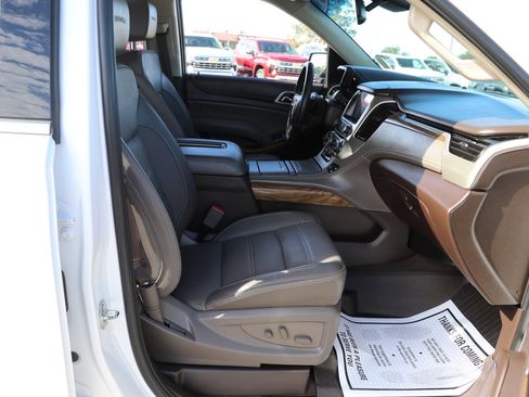 Used 2019 GMC Yukon Denali w/ Denali Ultimate Package AWD/4WD image 37