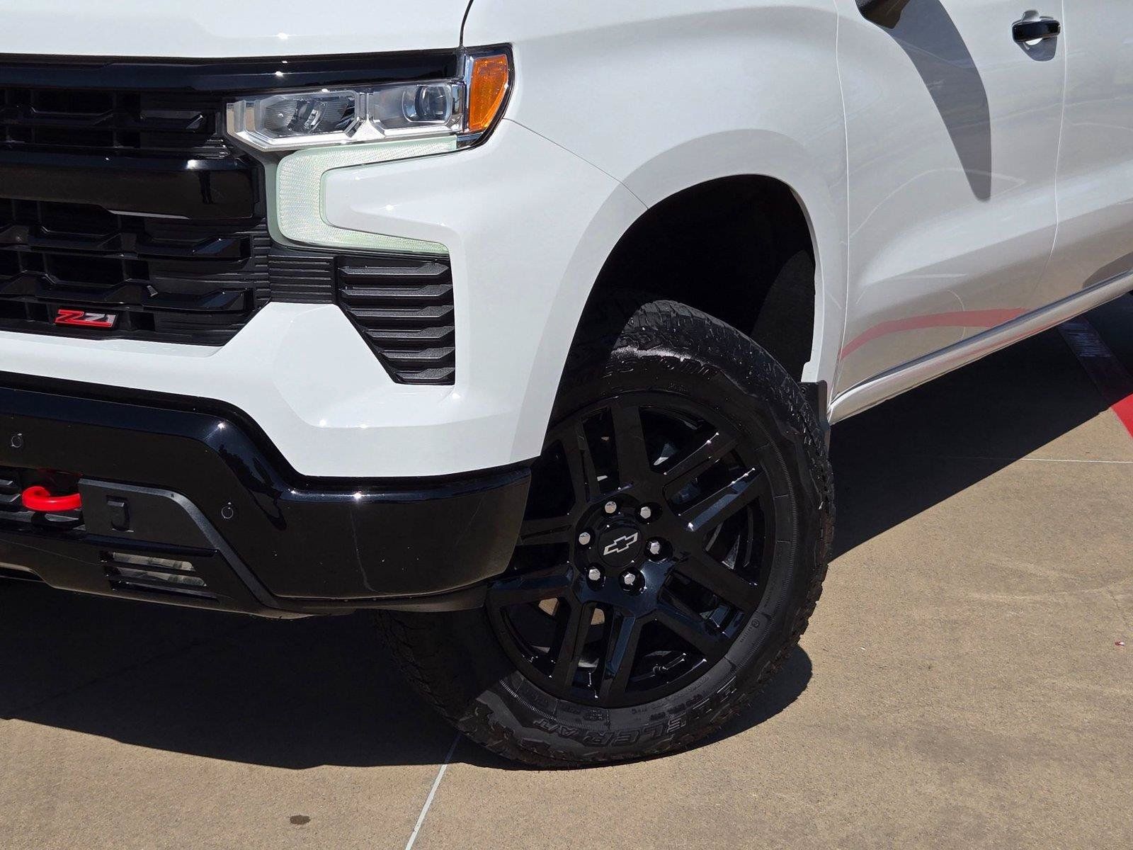 Used 2025 Chevrolet Silverado 1500 LT Trail Boss w/ LT Trail Boss Premium Package AWD/4WD image 7