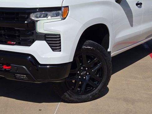 Used 2025 Chevrolet Silverado 1500 LT Trail Boss w/ LT Trail Boss Premium Package AWD/4WD image 7