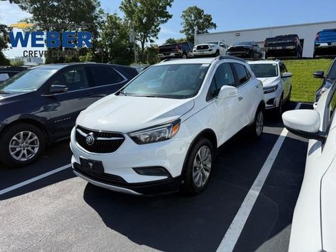 Used 2019 Buick Encore Preferred FWD image 1