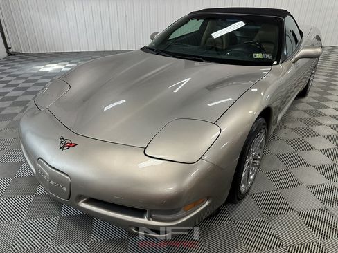 Used 2000 Chevrolet Corvette Coupe w/ Memory Pkg RWD image 6