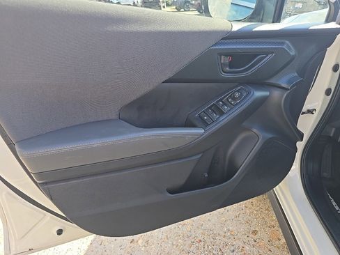 Used 2024 Subaru Crosstrek 2.0i Premium image 15