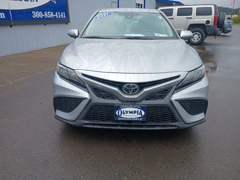 Used 2021 Toyota Camry SE FWD image 5