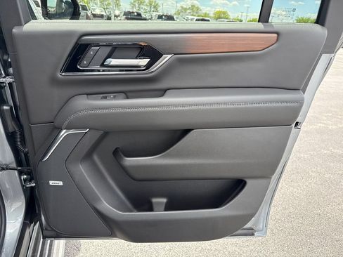New 2026 GMC Yukon XL Denali w/ Denali Reserve Package AWD/4WD image 36