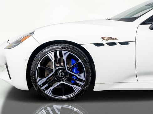 Used 2024 Maserati GranTurismo Folgore image 19
