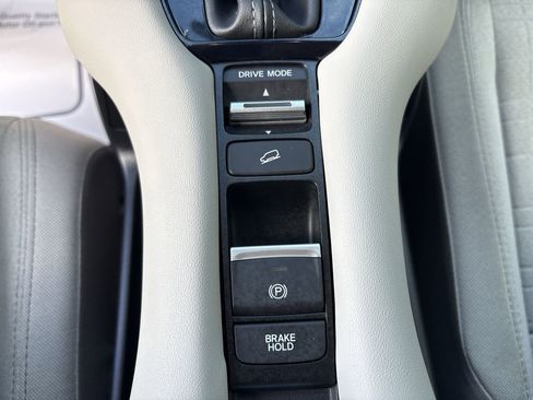 Certified 2023 Honda HR-V LX image 30