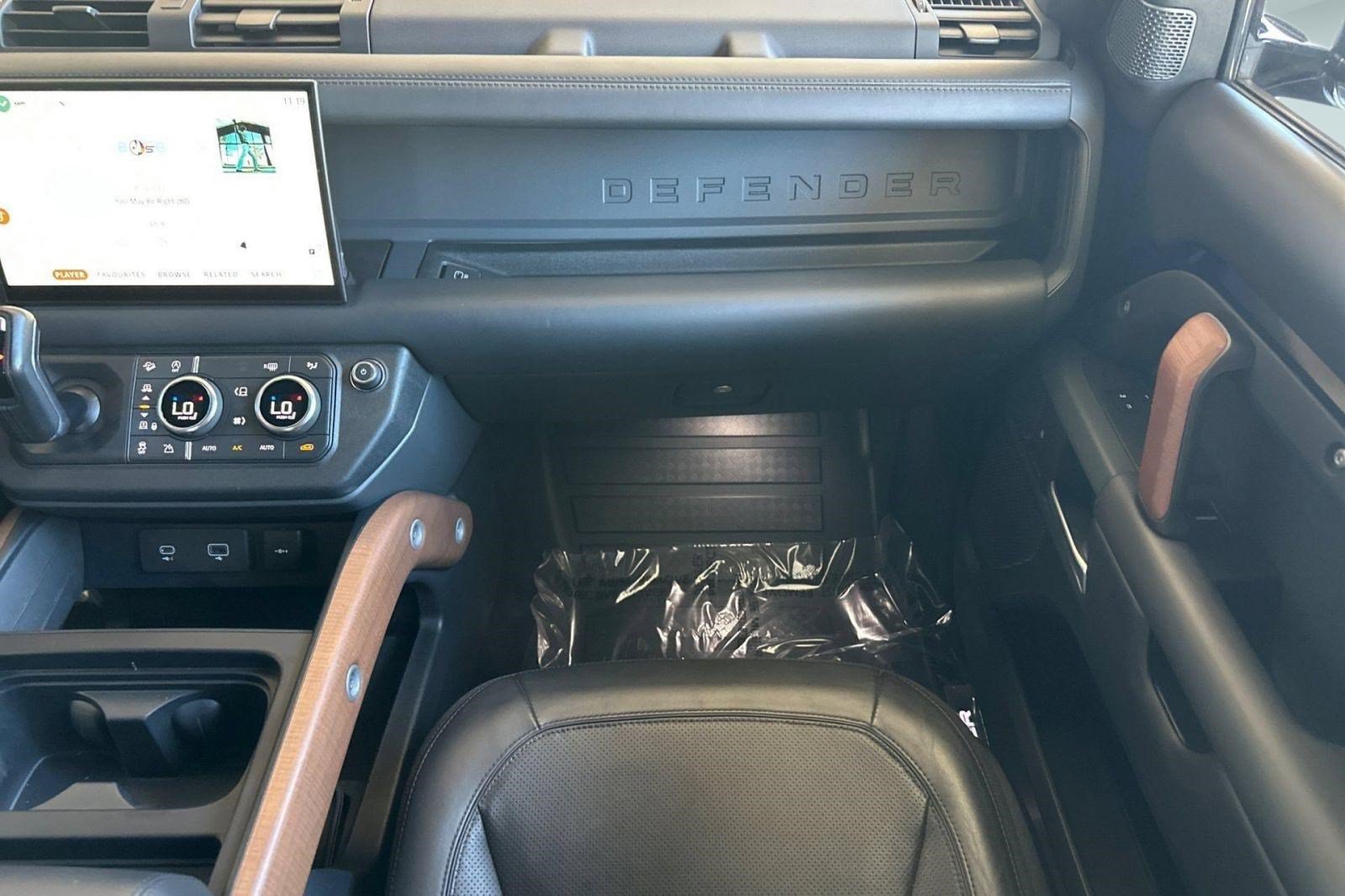 Used 2024 Land Rover Defender 110 X AWD/4WD image 31