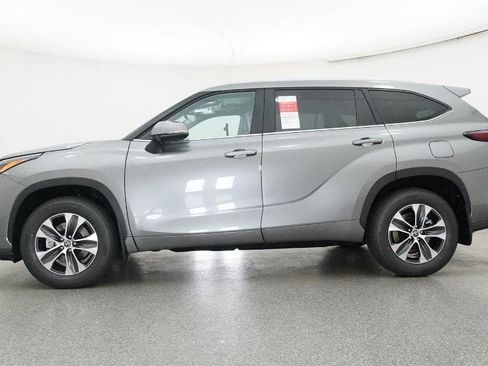 New 2026 Toyota Highlander XLE image 19