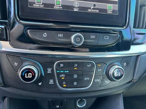 Used 2019 Chevrolet Traverse Premier w/ Driver Confidence II Package FWD image 21