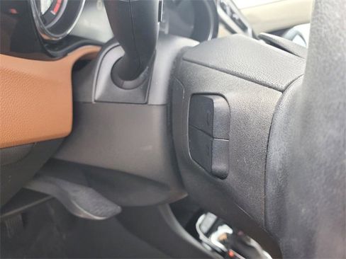 Used 2020 Buick Encore GX Essence image 16