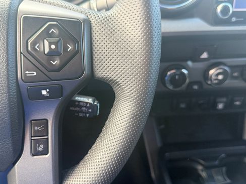 Used 2020 Toyota Tacoma TRD Off-Road image 18