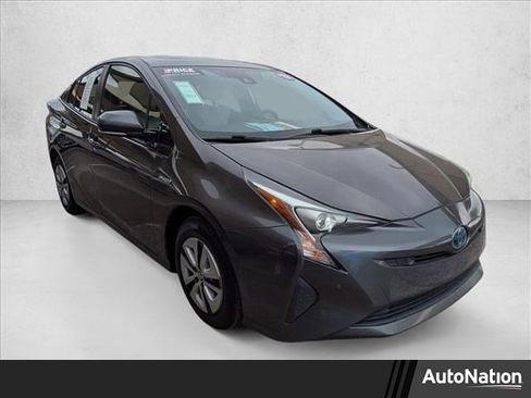 Used 2017 Toyota Prius Three image 1
