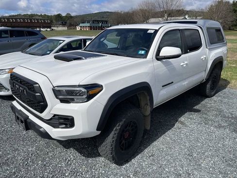 Used 2023 Toyota Tacoma TRD Pro image 2