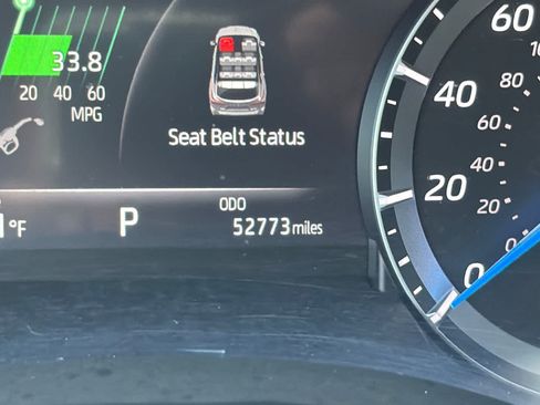 Used 2020 Toyota Highlander XLE AWD/4WD image 29