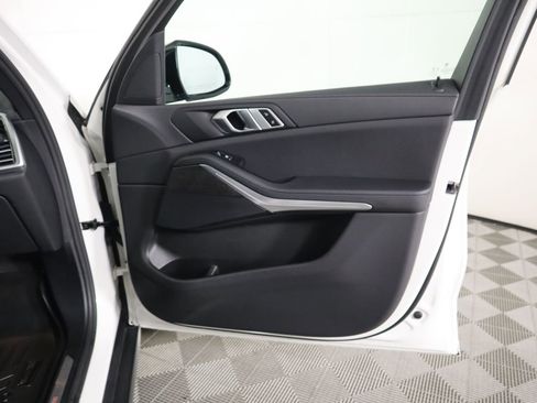 Used 2022 BMW X5 sDrive40i w/ Parking Assistance Package image 26