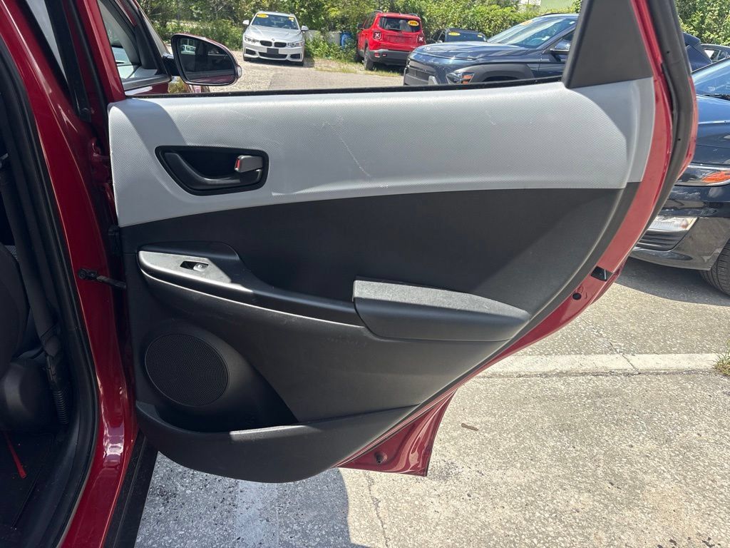 Used 2020 Hyundai Kona SEL AWD/4WD image 17
