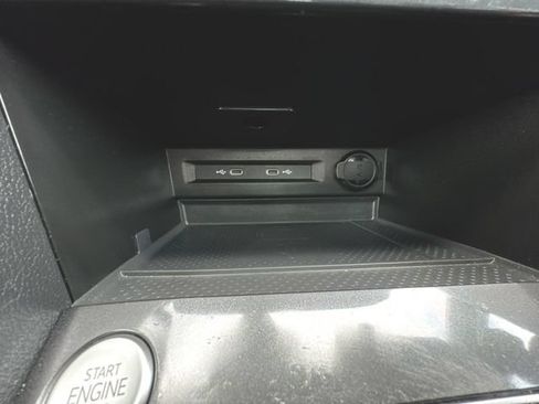 Certified 2024 Volkswagen Tiguan SE R-Line AWD/4WD image 35