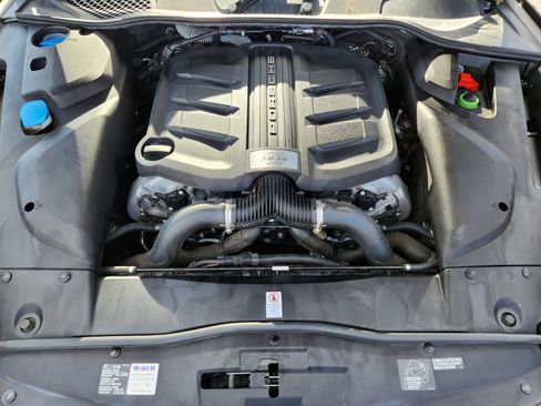 Used 2016 Porsche Cayenne GTS image 29
