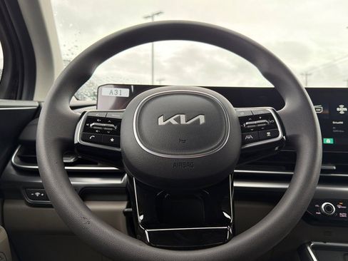 New 2026 Kia Carnival LX image 23