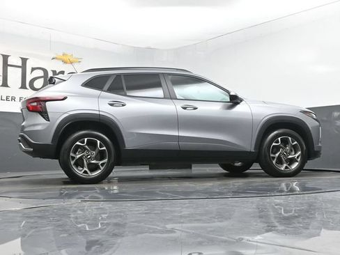 Used 2025 Chevrolet Trax LT w/ Driver Confidence Package FWD image 55