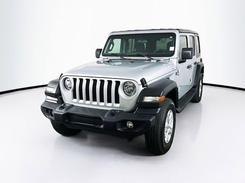Used 2022 Jeep Wrangler Sport S image 3