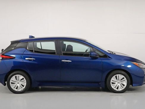 Used 2025 Nissan Leaf S image 47