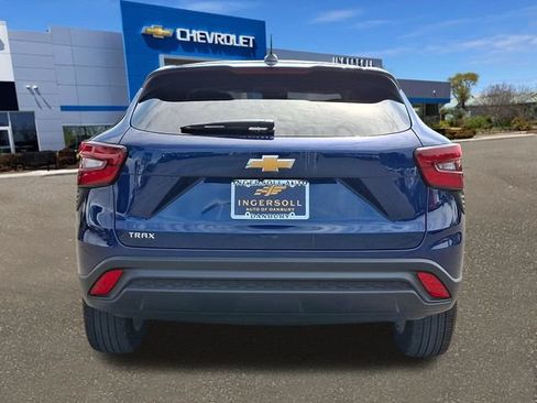 Used 2024 Chevrolet Trax LS w/ LS Convenience Package FWD image 26