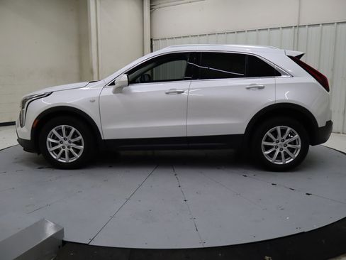 Used 2023 Cadillac XT4 Luxury w/ Cold Weather Package image 9